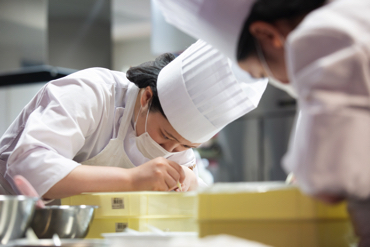 専門店／製菓・製パン研修中の様子